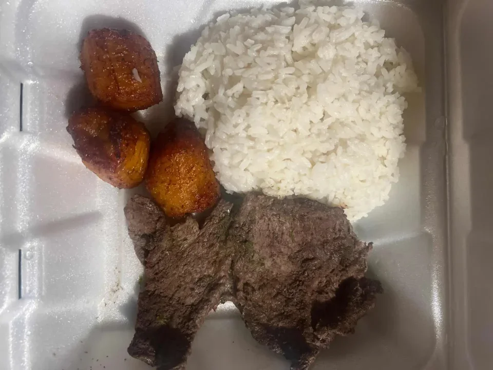 Bandeja De Niño - A perfect portion of our traditional favorites, ideal for smaller appetites or children.
